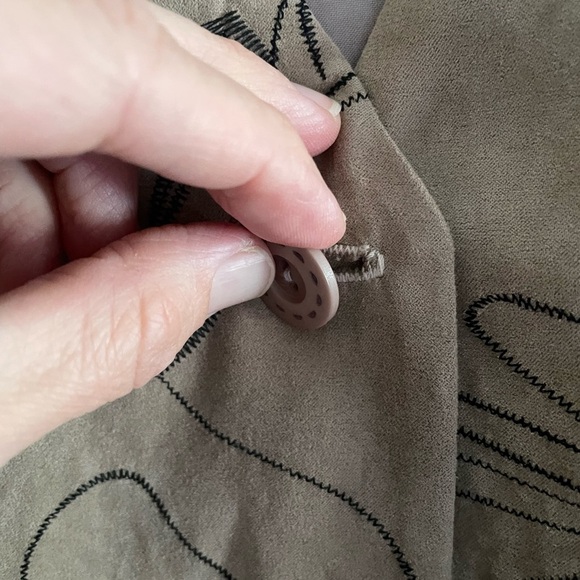 Stunning Vintage Taupe vest with black stitching - Picture 4 of 12